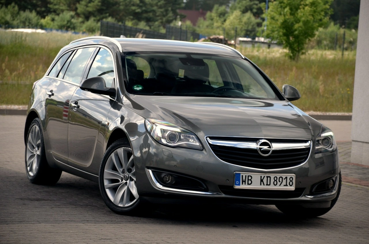 Opel Insignia Sports Tourer - Zdjęcie 1