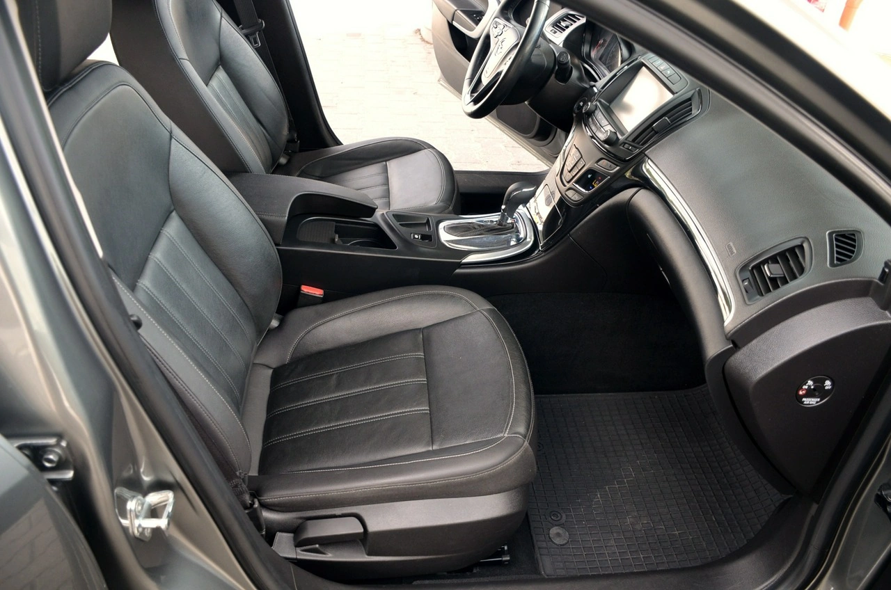 Opel Insignia Sports Tourer - Zdjęcie 19