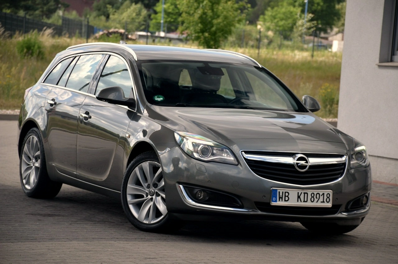 Opel Insignia Sports Tourer - Zdjęcie 2