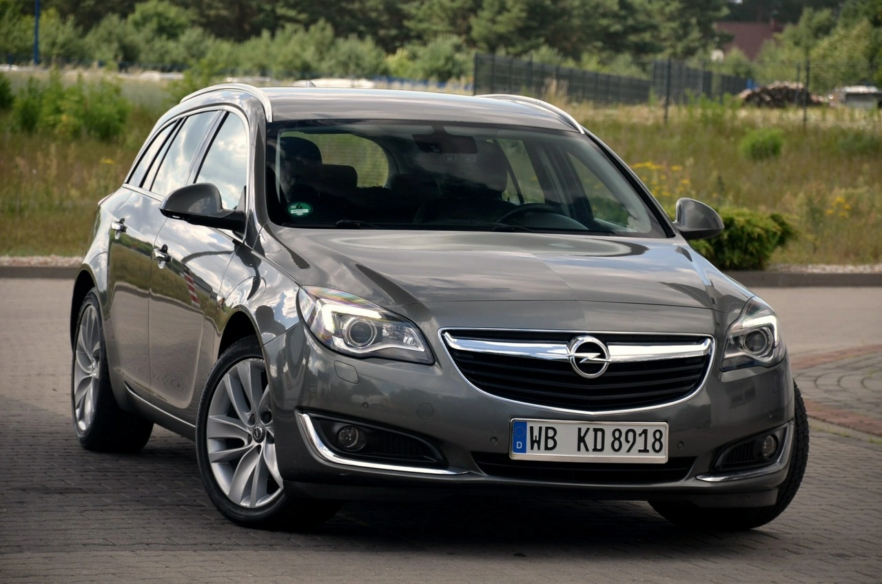 Opel Insignia Sports Tourer - Główne zdjęcie