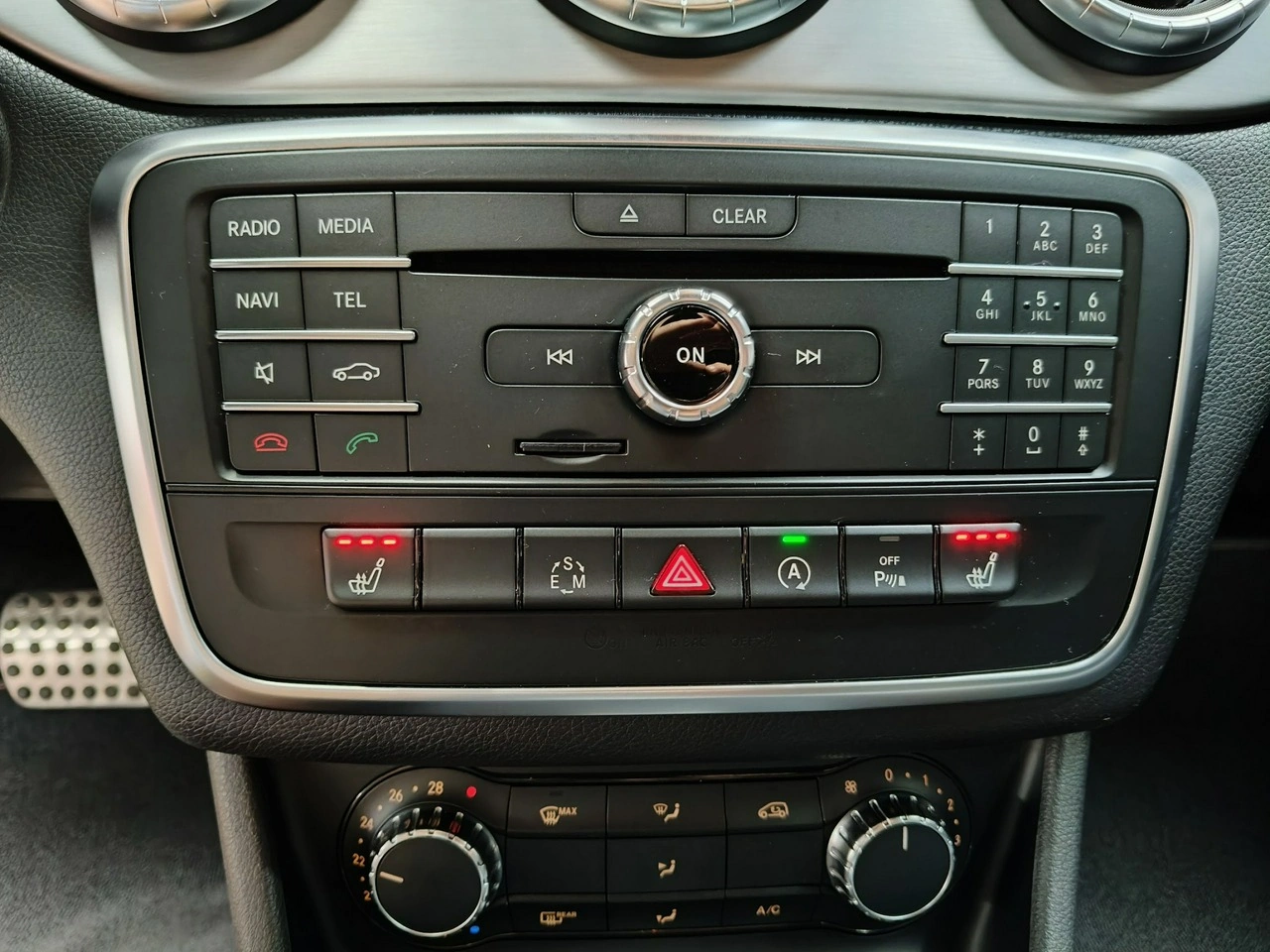 Mercedes CLA 180 - Zdjęcie 25