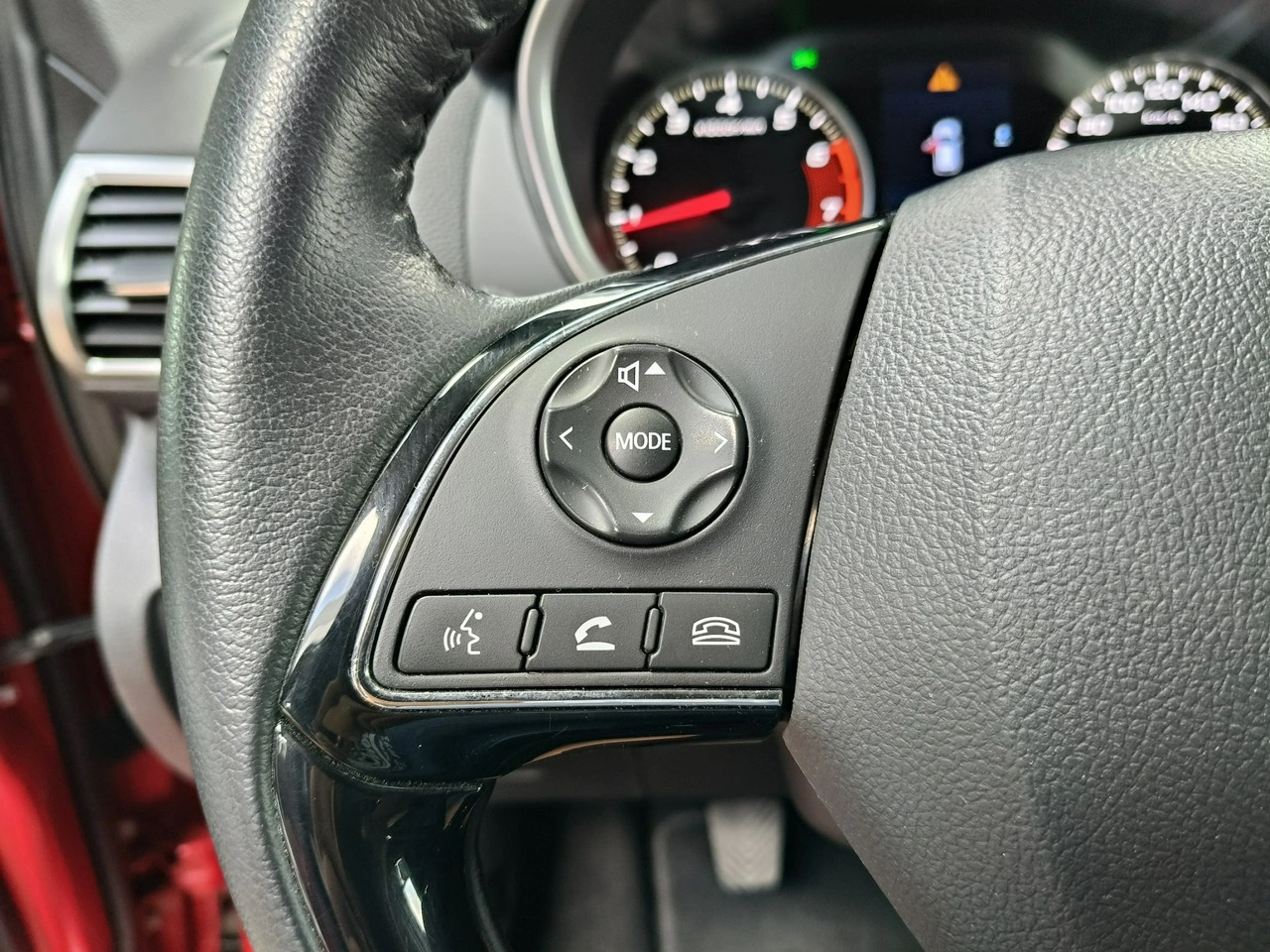 Mitsubishi Eclipse Cross - Zdjęcie 17