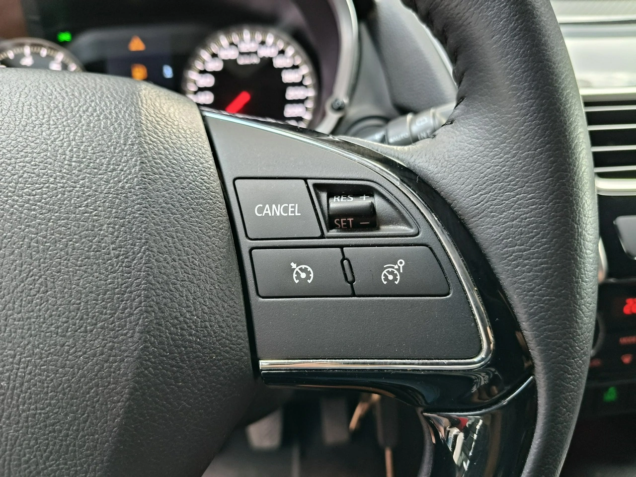 Mitsubishi Eclipse Cross - Zdjęcie 19