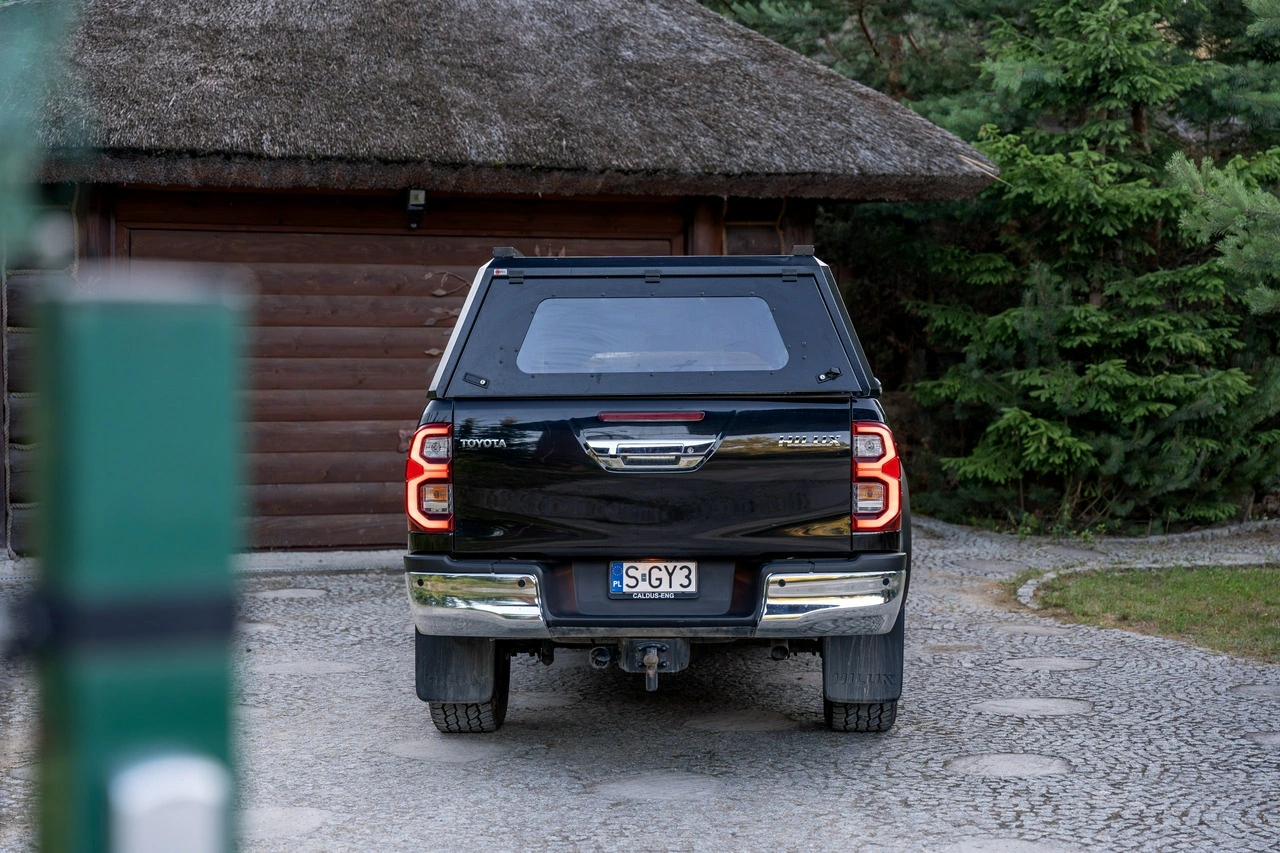 Toyota Hilux - Zdjęcie 32