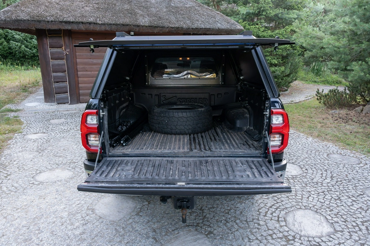 Toyota Hilux - Zdjęcie 33