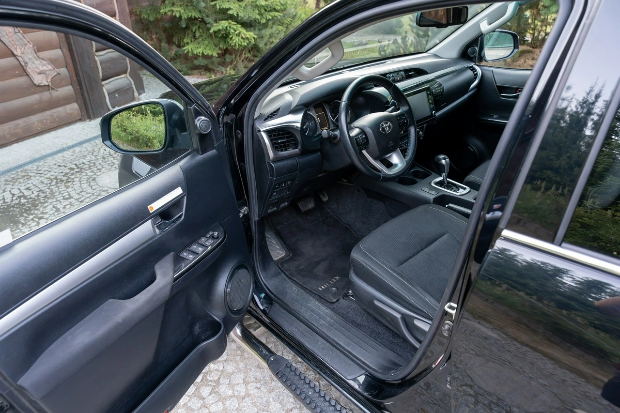 Toyota Hilux - Zdjęcie 35