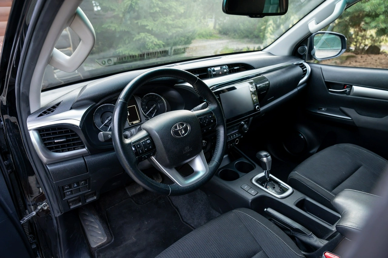 Toyota Hilux - Zdjęcie 38