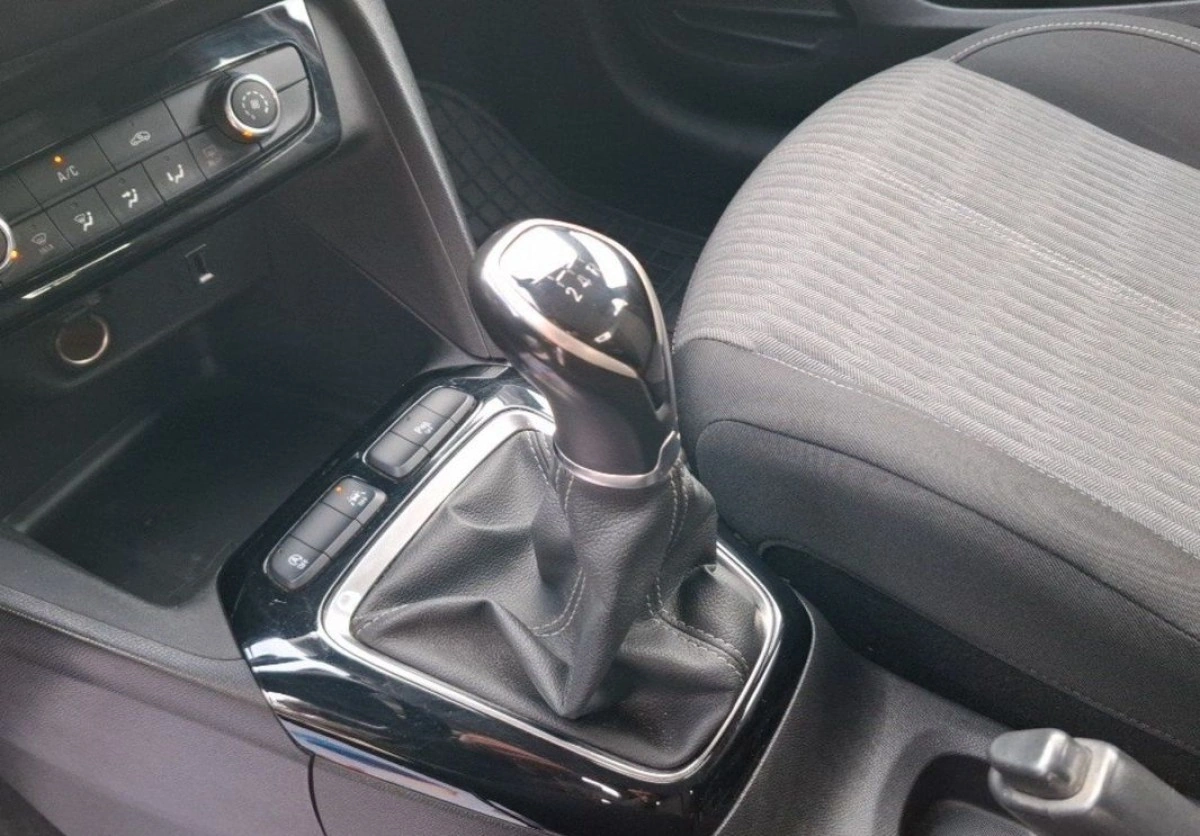 Opel Corsa - Zdjęcie 14