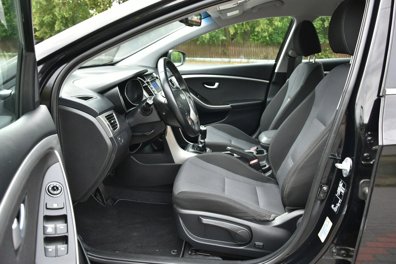 Hyundai i30 - Zdjęcie 17