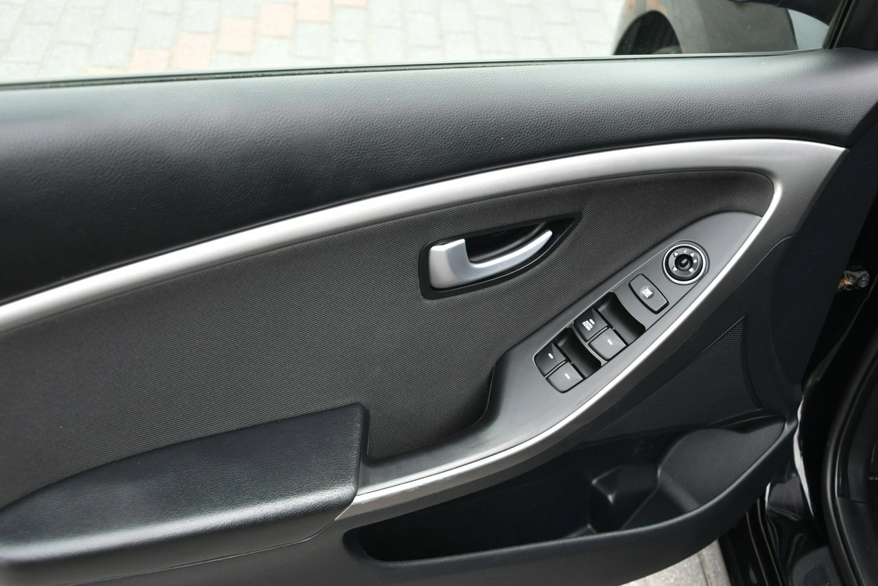 Hyundai i30 - Zdjęcie 24