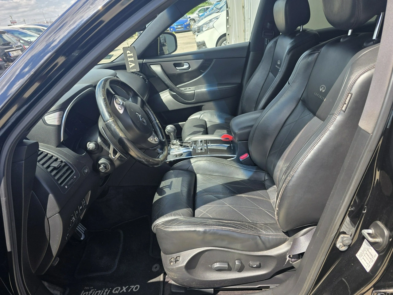 Infiniti QX70 - Zdjęcie 9