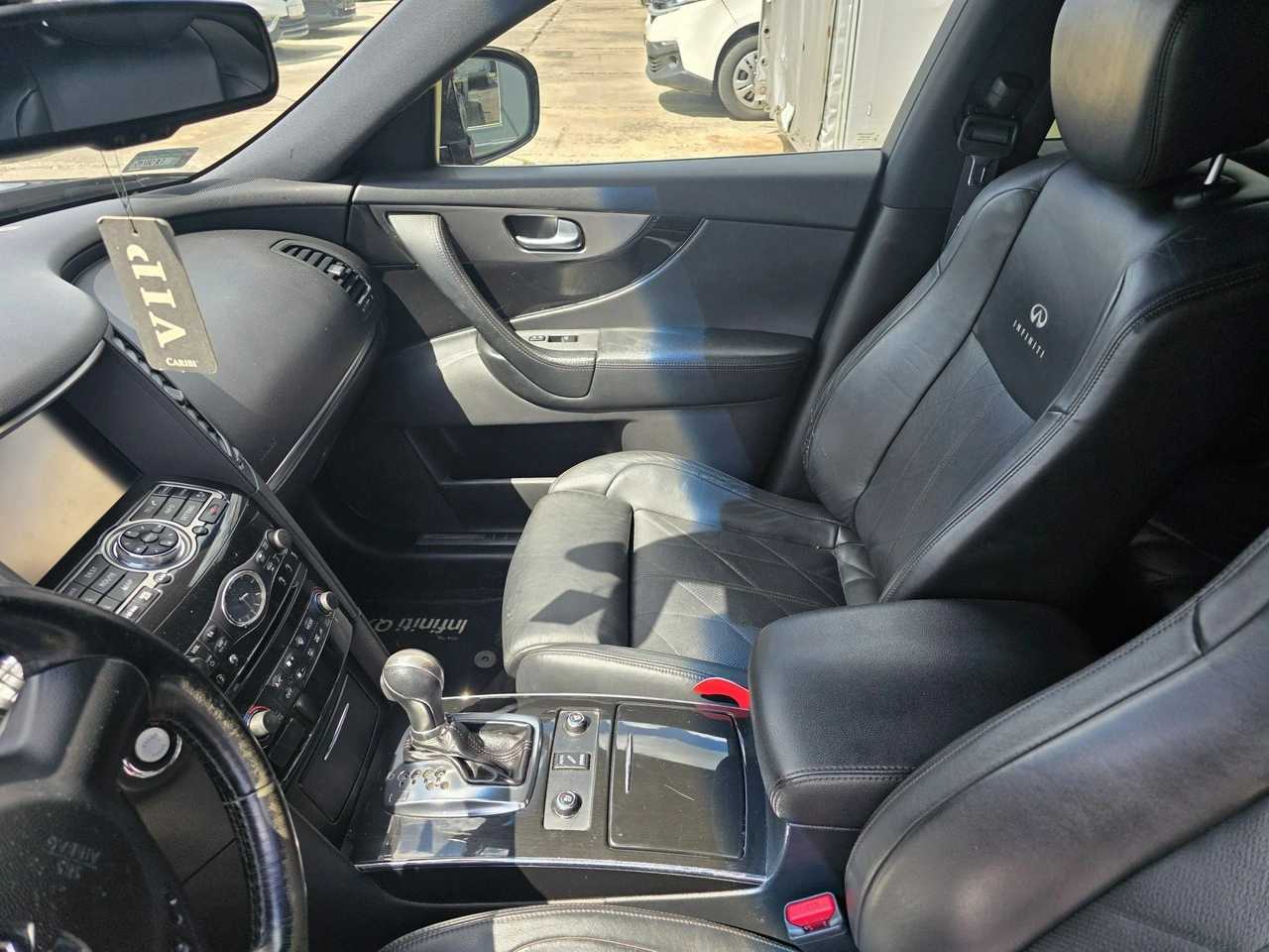 Infiniti QX70 - Zdjęcie 10