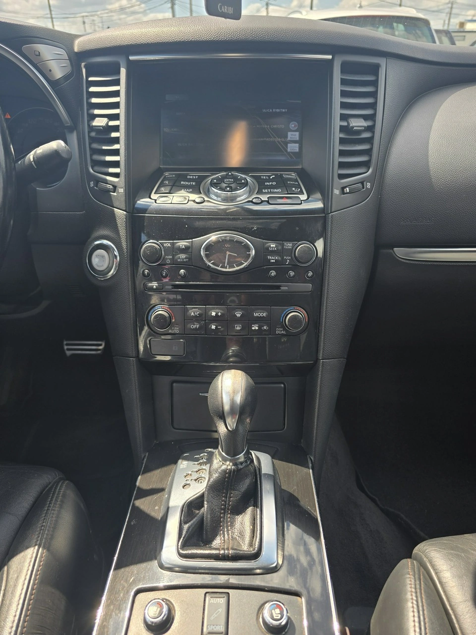 Infiniti QX70 - Zdjęcie 17