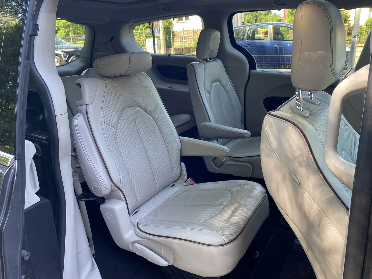Chrysler Pacifica - Zdjęcie 12