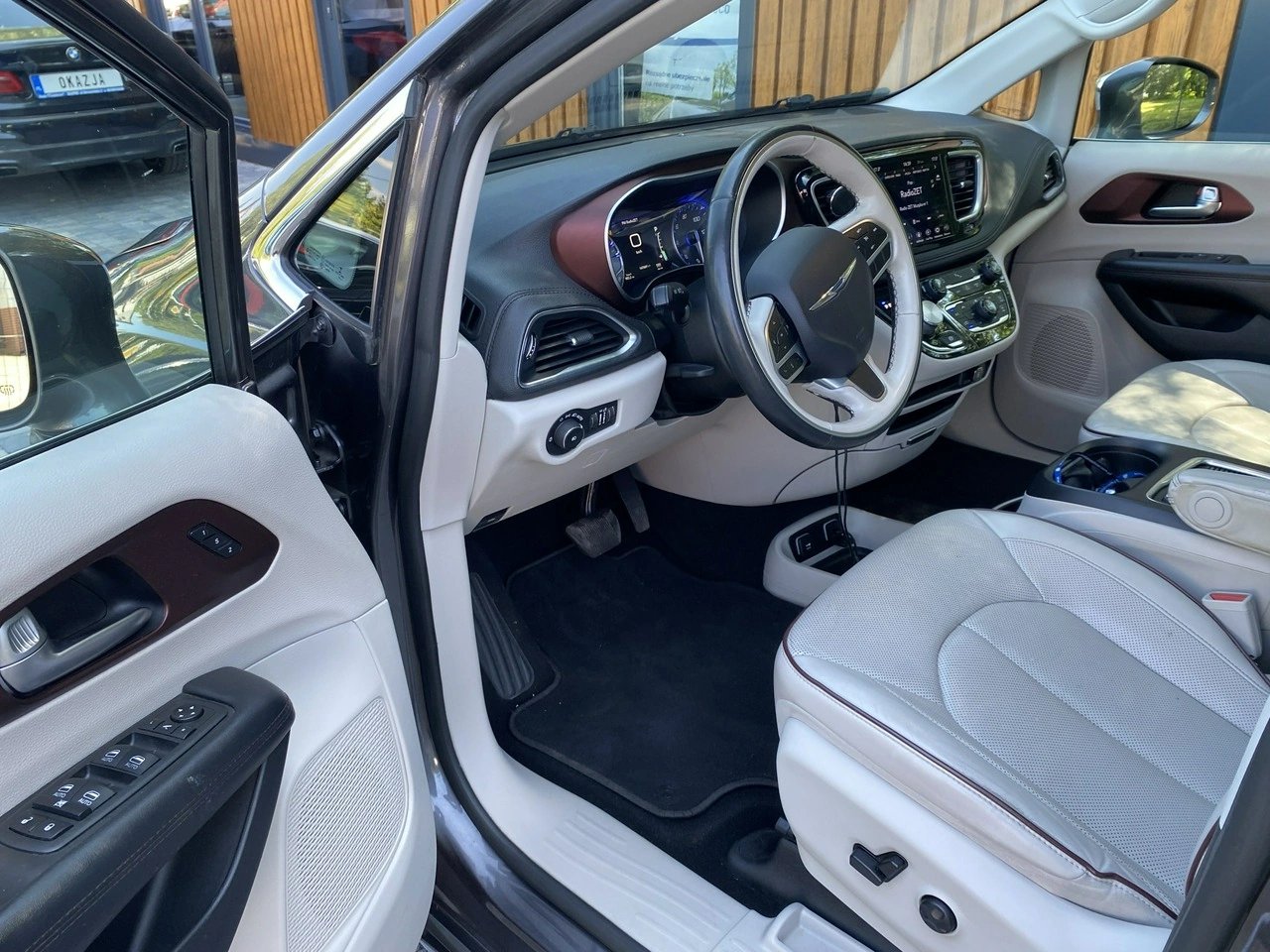 Chrysler Pacifica - Zdjęcie 8