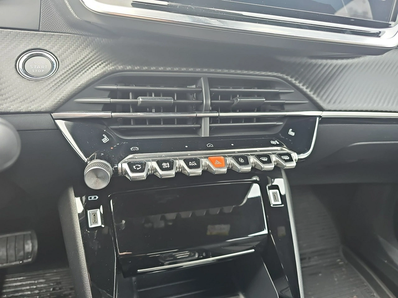 Peugeot 2008 - Zdjęcie 12