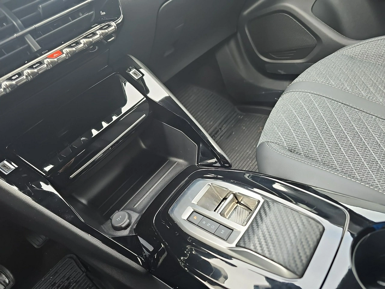 Peugeot 2008 - Zdjęcie 14