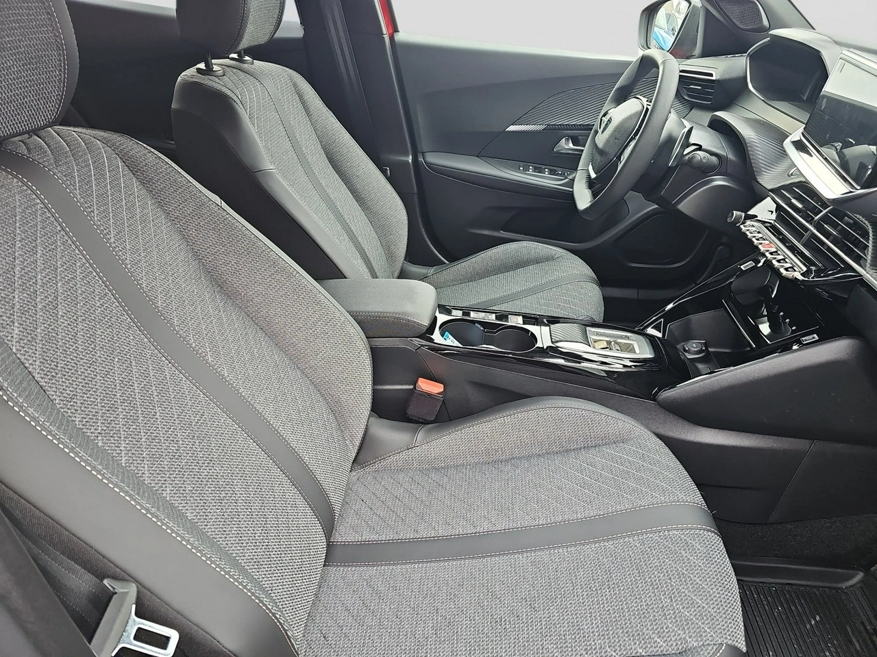Peugeot 2008 - Zdjęcie 17