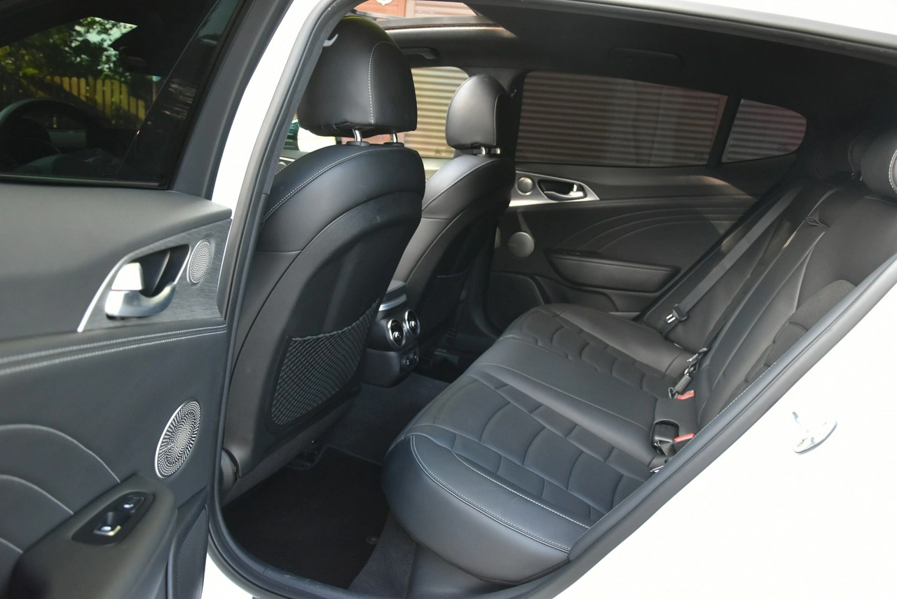 Kia Stinger - Zdjęcie 14