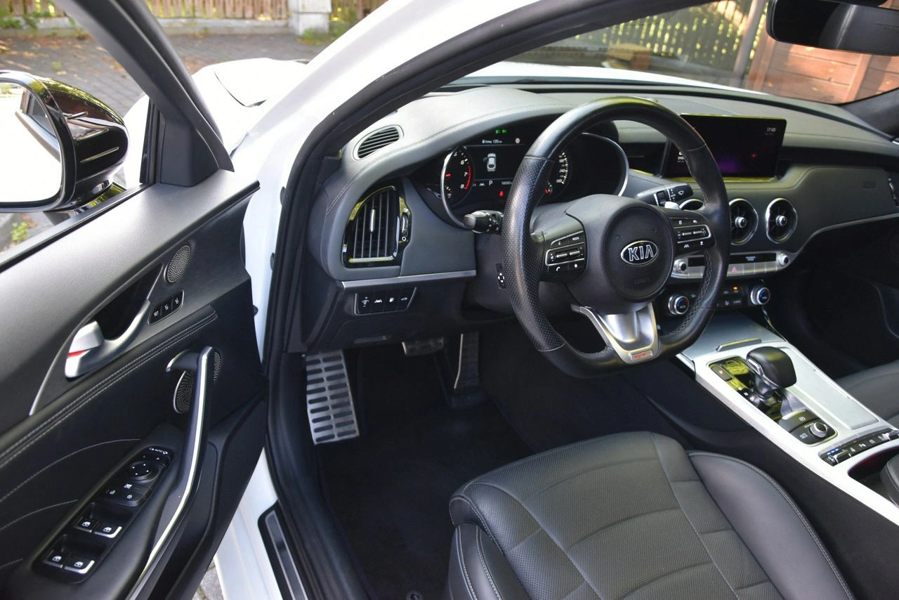 Kia Stinger - Zdjęcie 15
