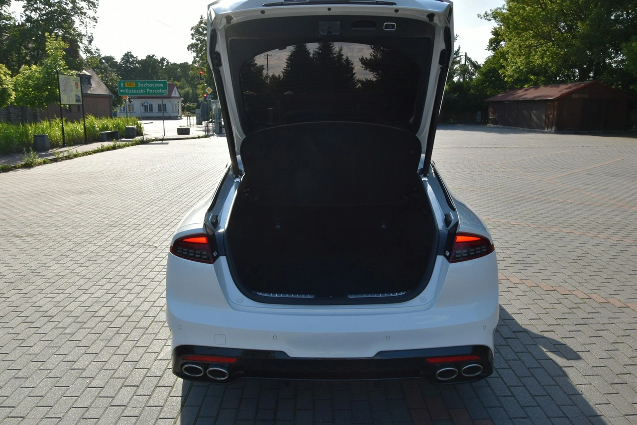 Kia Stinger - Zdjęcie 35