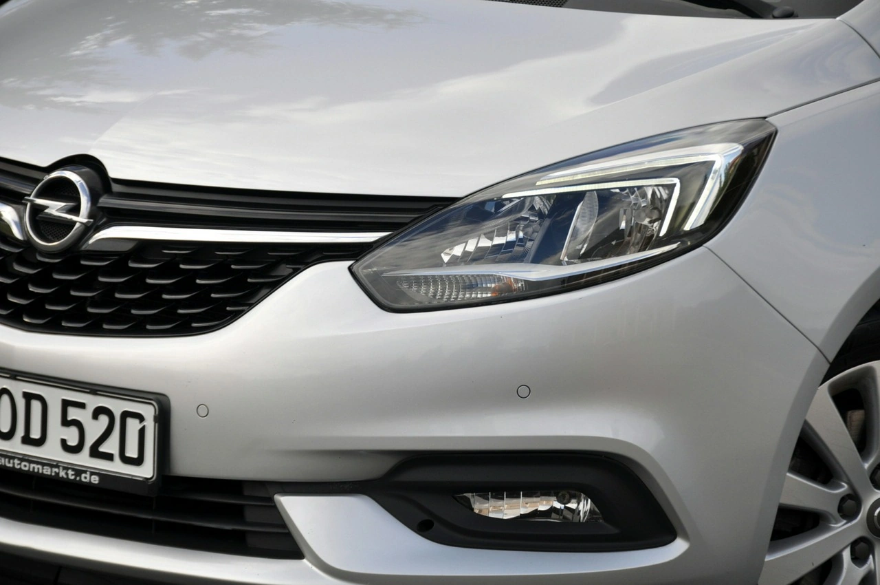 Opel Zafira - Zdjęcie 11