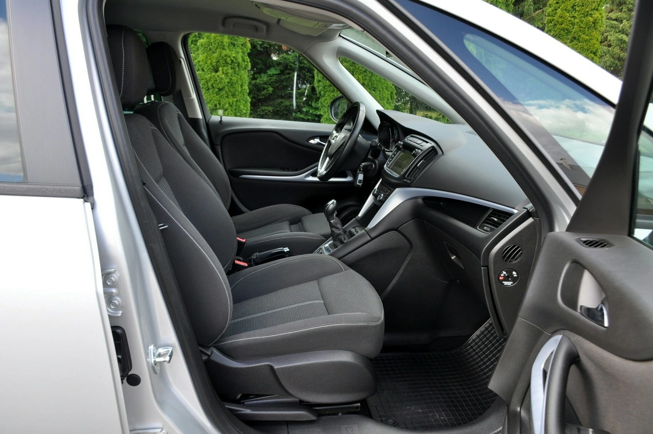 Opel Zafira - Zdjęcie 16