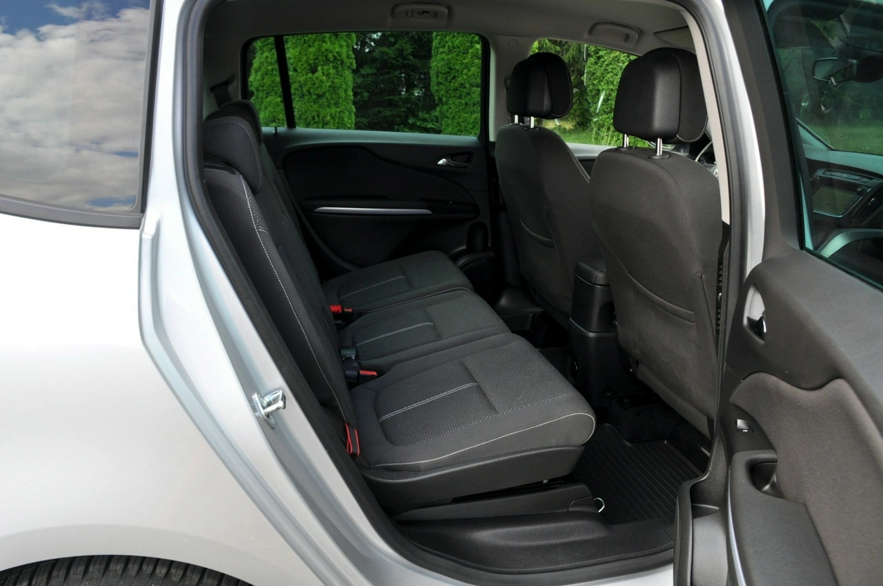 Opel Zafira - Zdjęcie 18