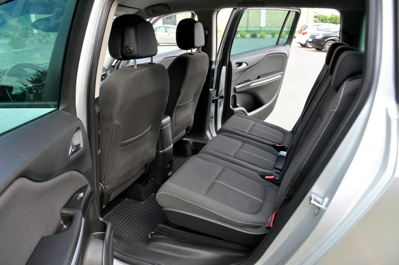 Opel Zafira - Zdjęcie 19