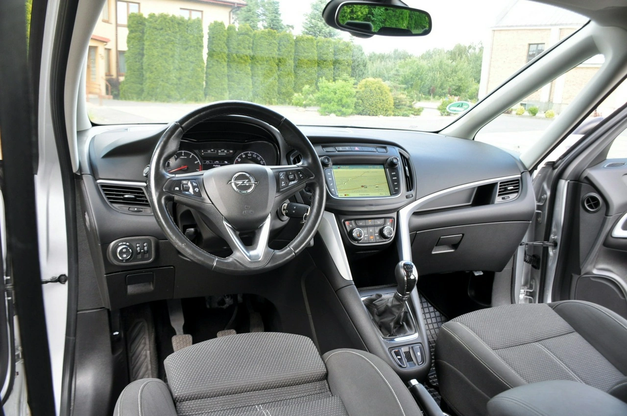 Opel Zafira - Zdjęcie 28