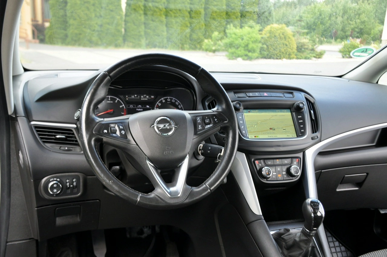 Opel Zafira - Zdjęcie 29