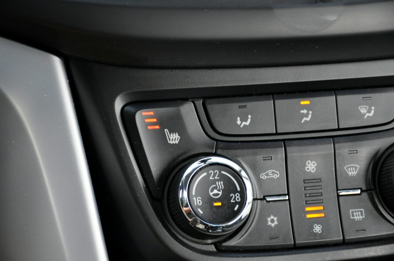 Opel Zafira - Zdjęcie 33