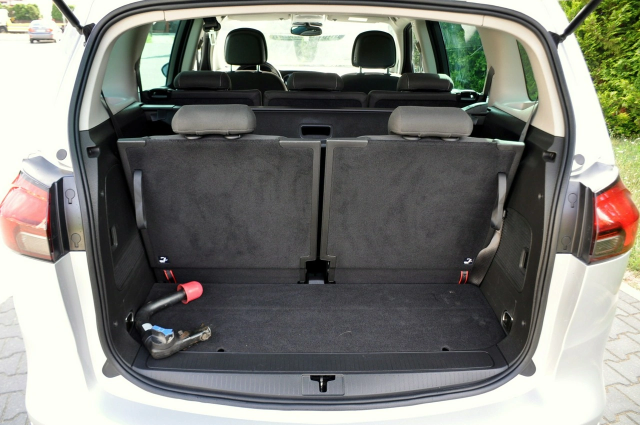 Opel Zafira - Zdjęcie 37