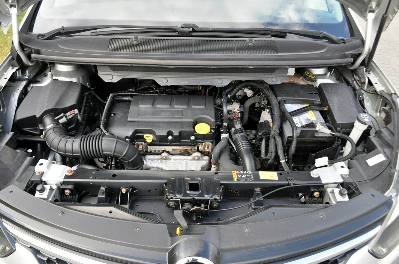 Opel Zafira - Zdjęcie 38