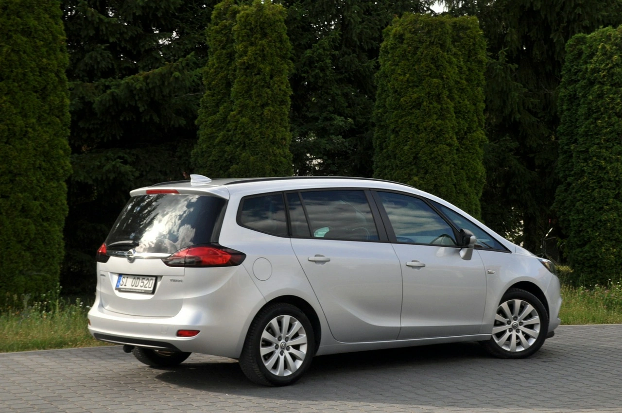 Opel Zafira - Zdjęcie 4