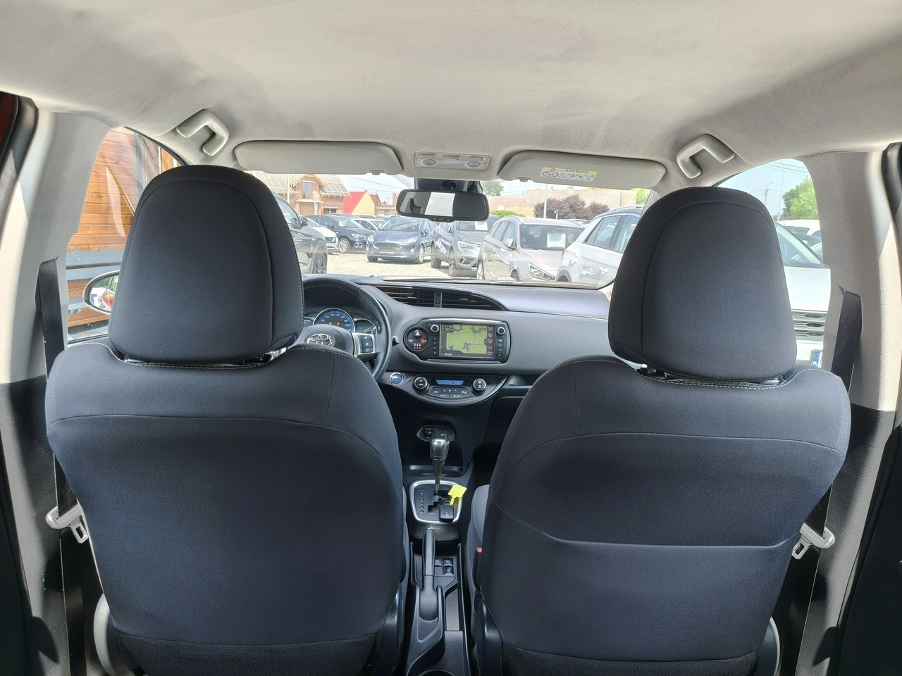 Toyota Yaris - Zdjęcie 18