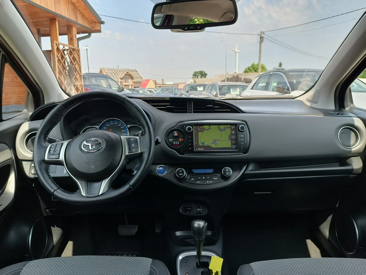 Toyota Yaris - Zdjęcie 12