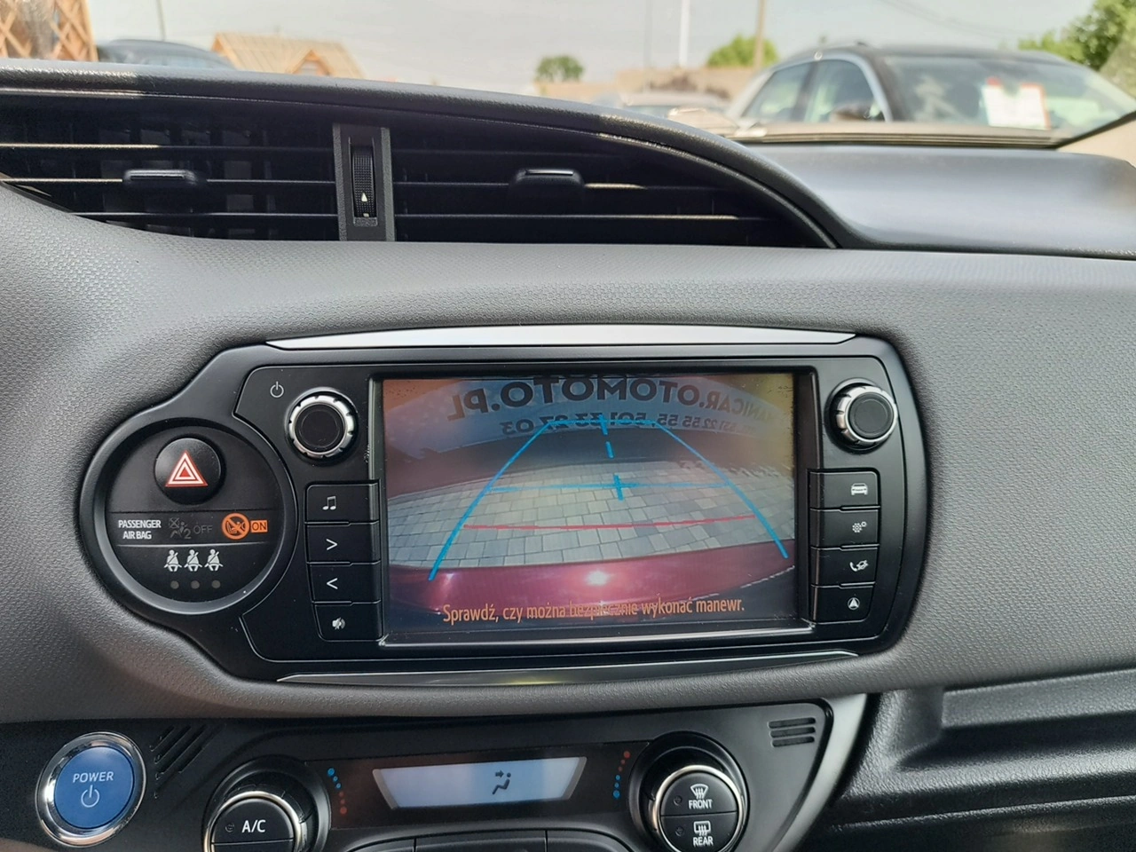 Toyota Yaris - Zdjęcie 13