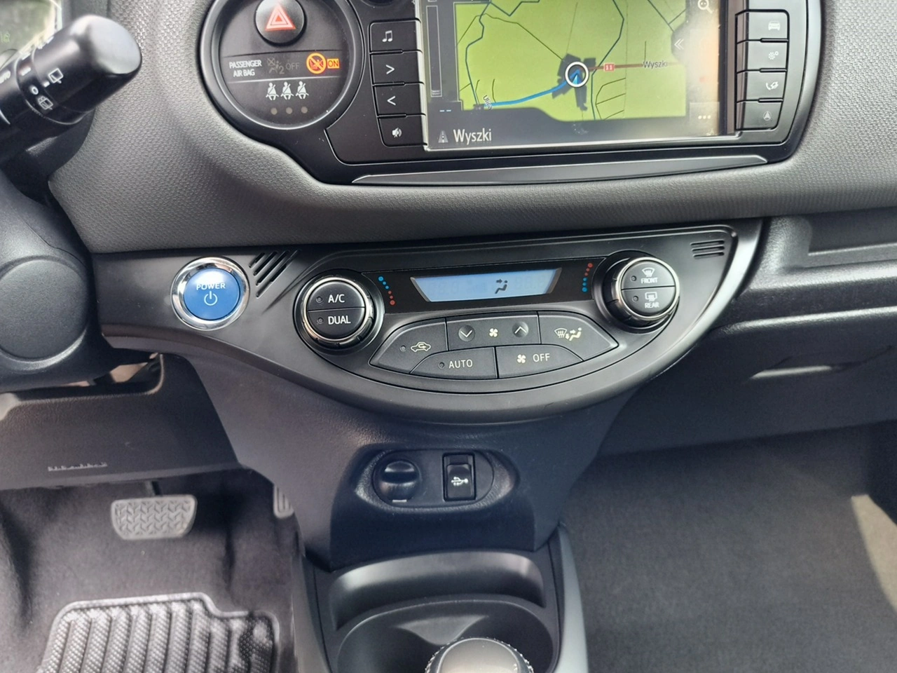 Toyota Yaris - Zdjęcie 15