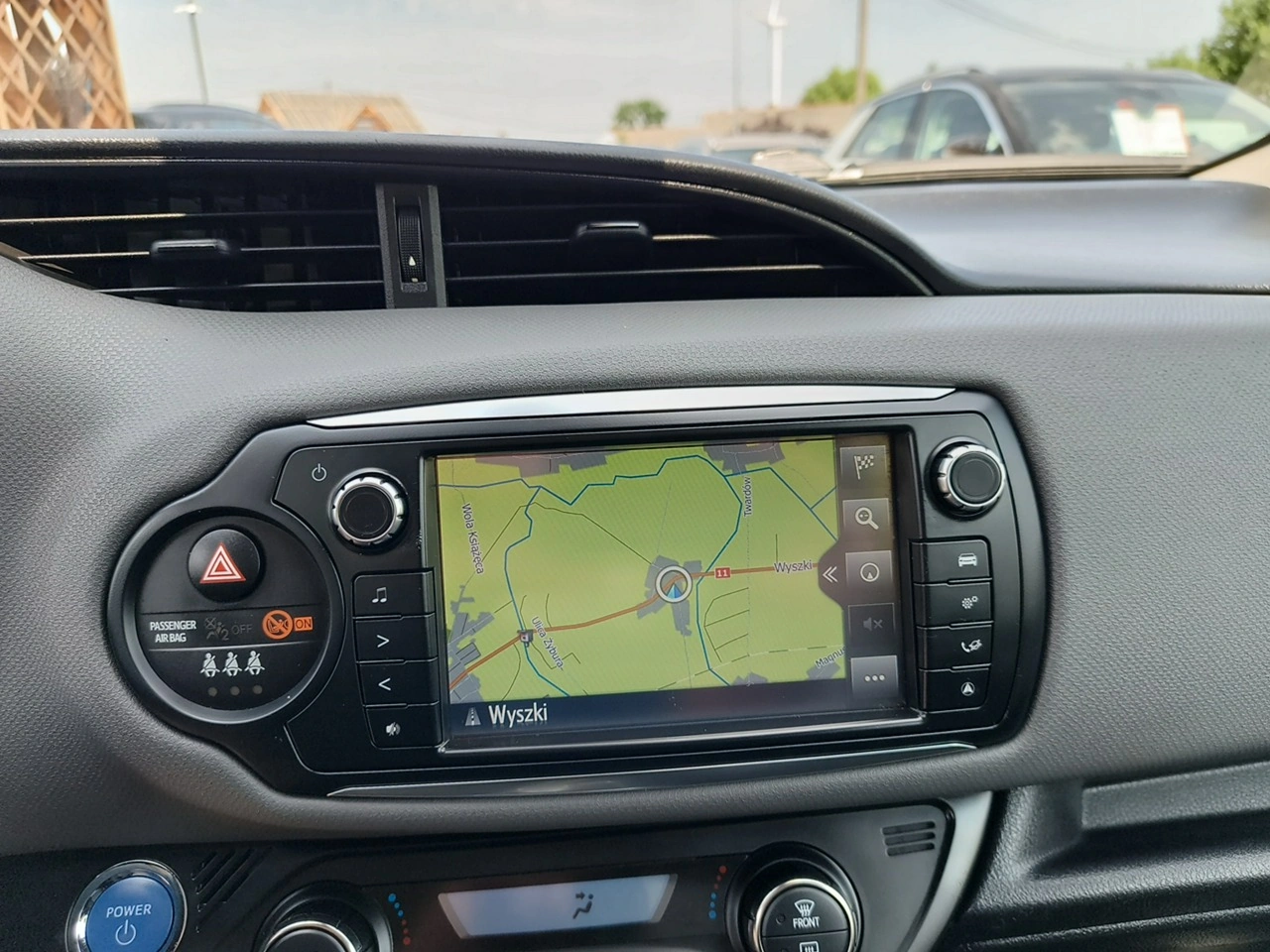 Toyota Yaris - Zdjęcie 11