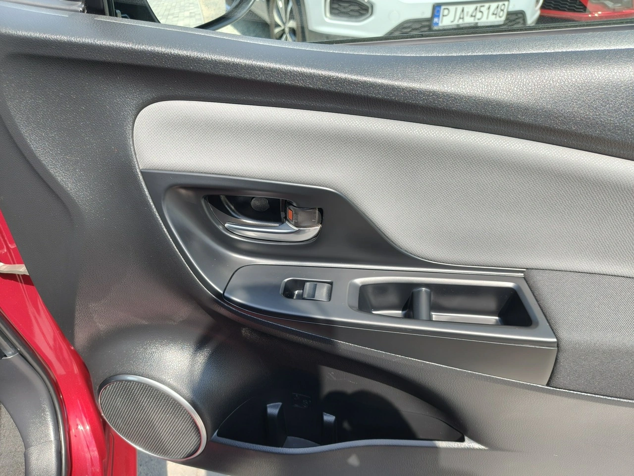Toyota Yaris - Zdjęcie 23