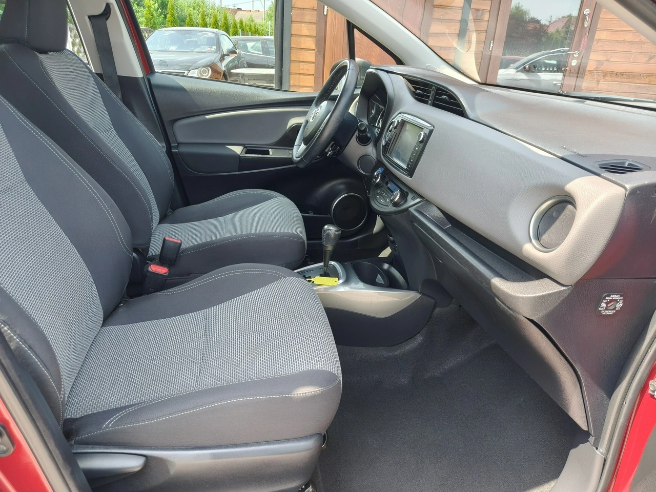 Toyota Yaris - Zdjęcie 20