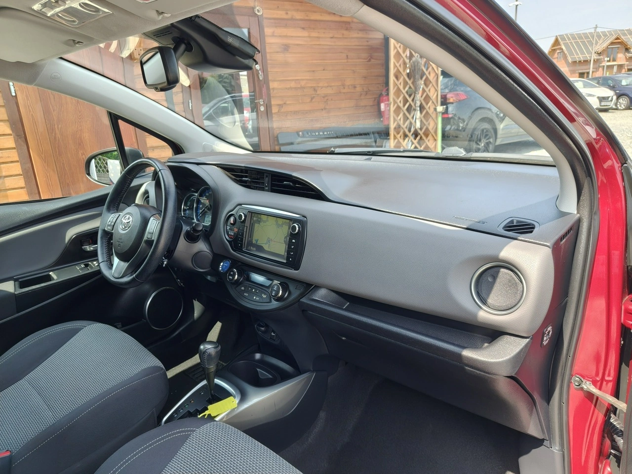 Toyota Yaris - Zdjęcie 22