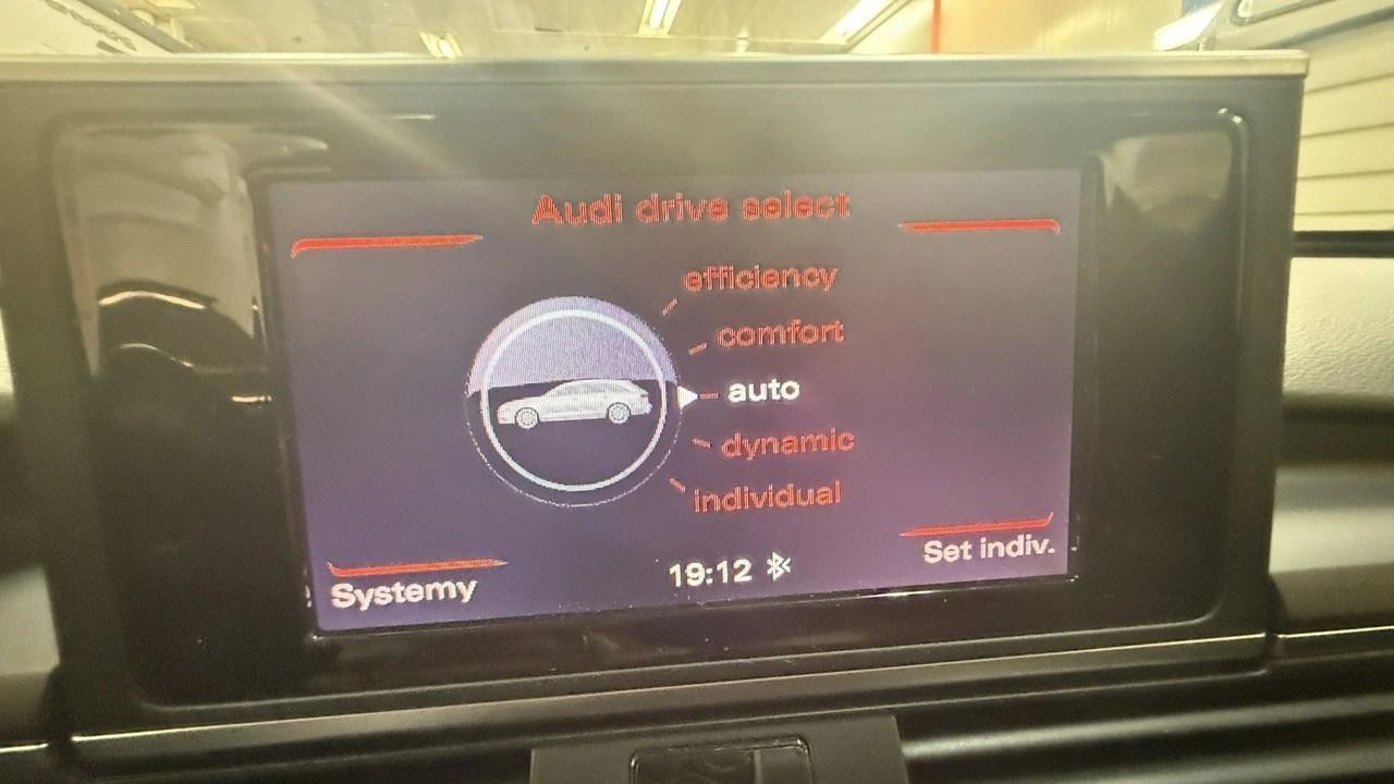 Audi A6 - Zdjęcie 15