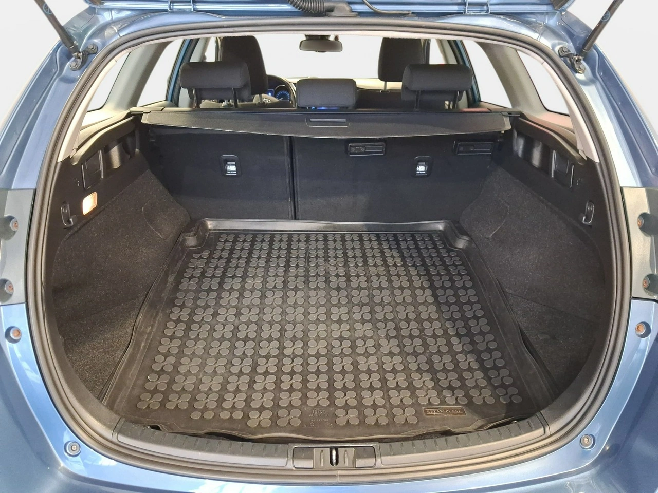 Toyota Auris - Zdjęcie 13