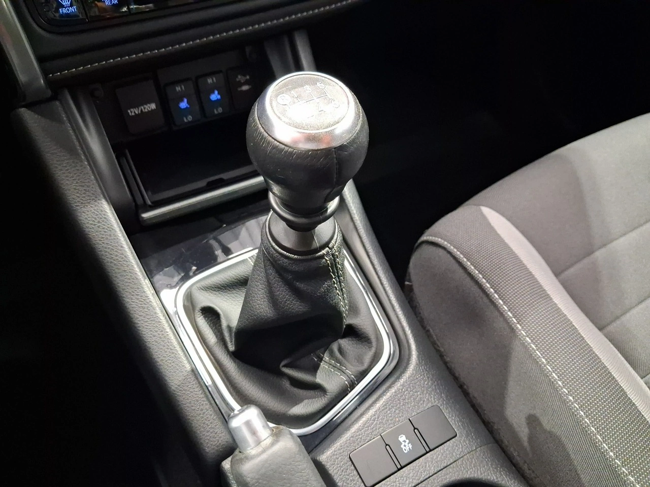 Toyota Auris - Zdjęcie 26