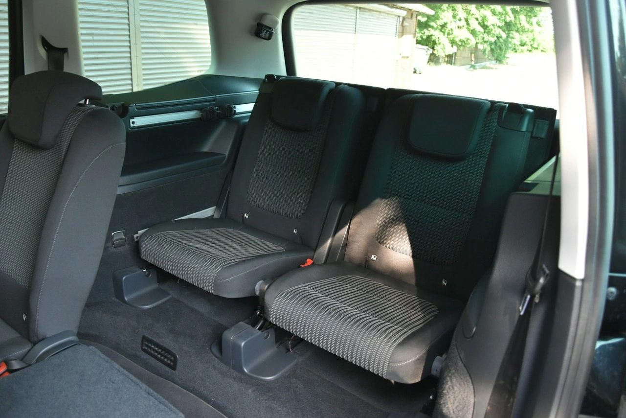 Seat Alhambra - Zdjęcie 17