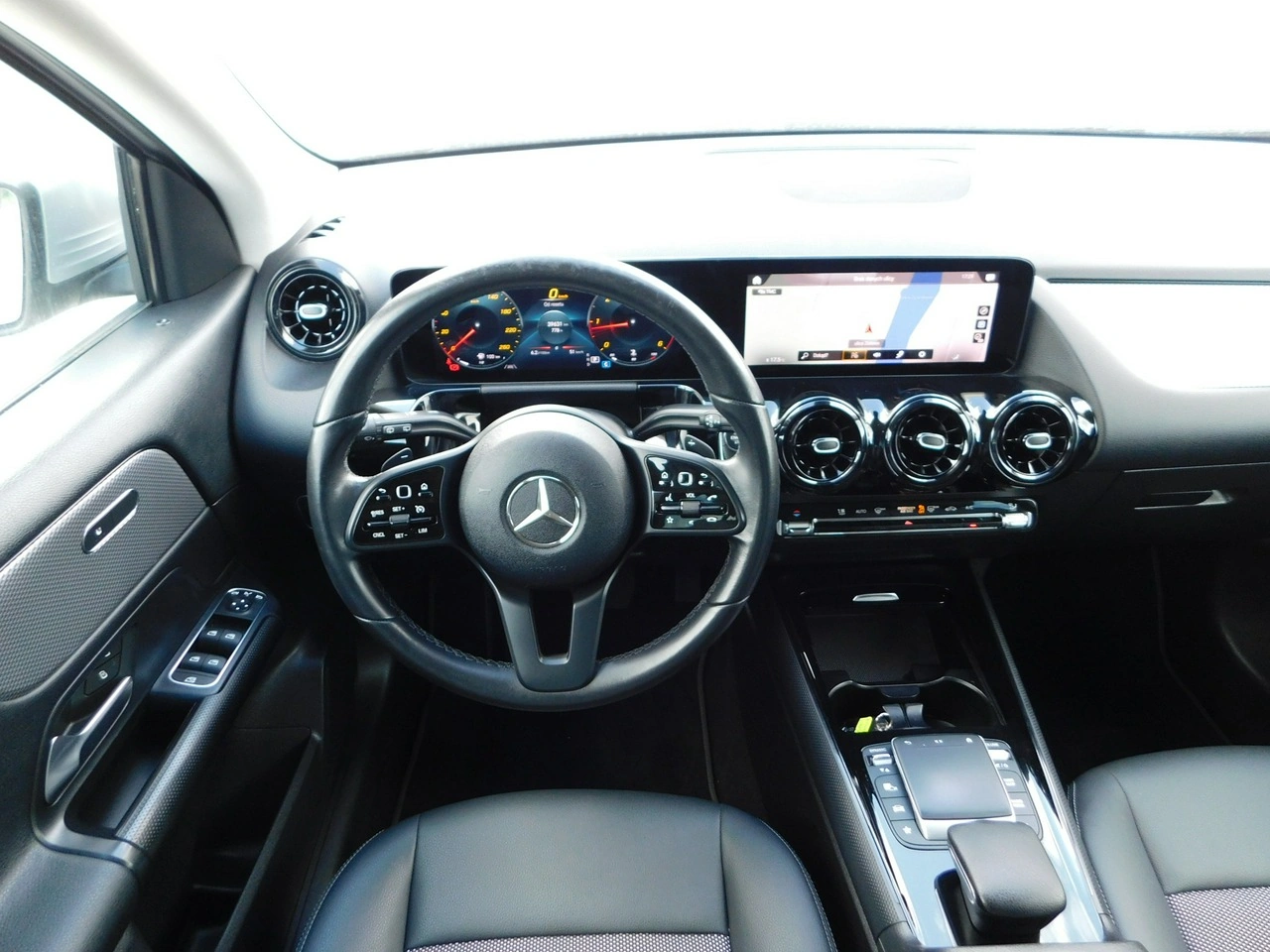 Mercedes GLA 200 - Zdjęcie 15