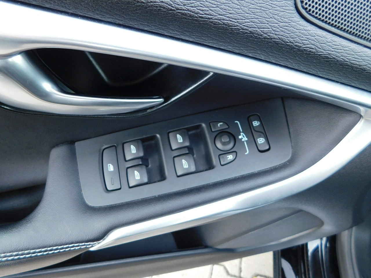 Volvo V40 - Zdjęcie 14