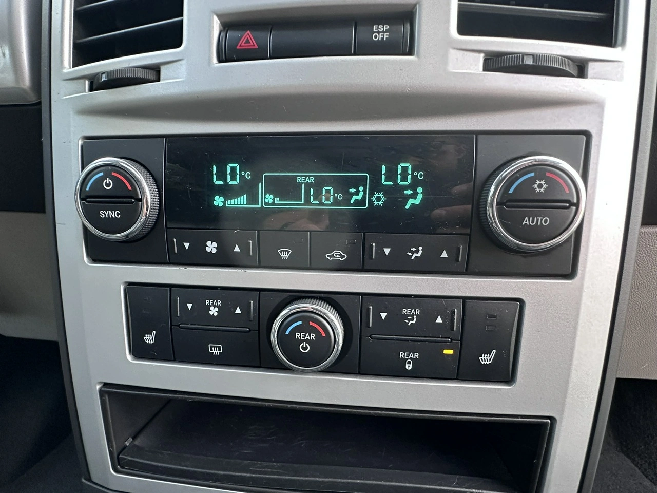 Chrysler Grand Voyager - Zdjęcie 17